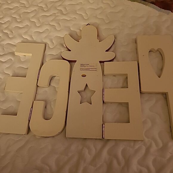 Patriotic Peace Decoration - Picture 2 of 4